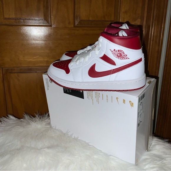 Air Jordan New in Box White Burgundy Red MID Women 6.5 LOOK!!! - Picture 6 of 10
